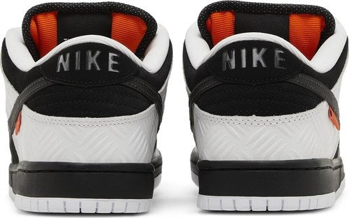 Nike SB Dunk Low &