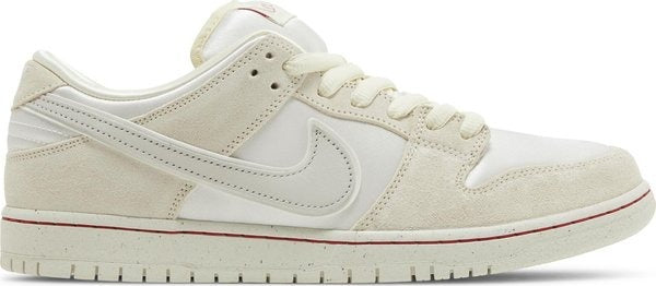 Nike SB Dunk Low &