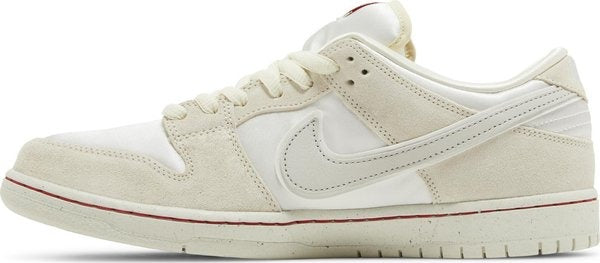 Nike SB Dunk Low &