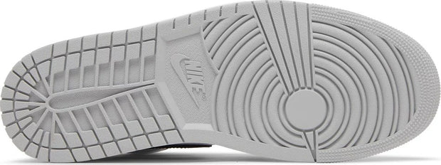 Nike Air Jordan 1 Retro High &